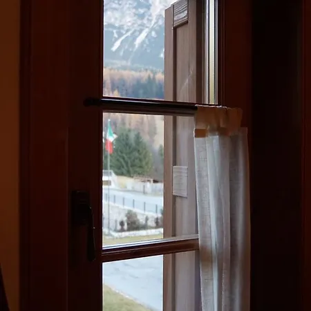 In Cortina كورتينا دامبيتزو