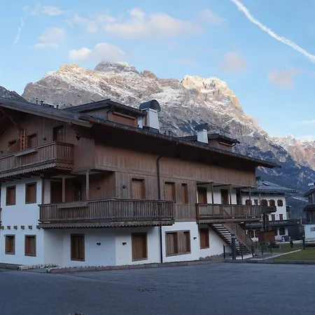 In Cortina كورتينا دامبيتزو